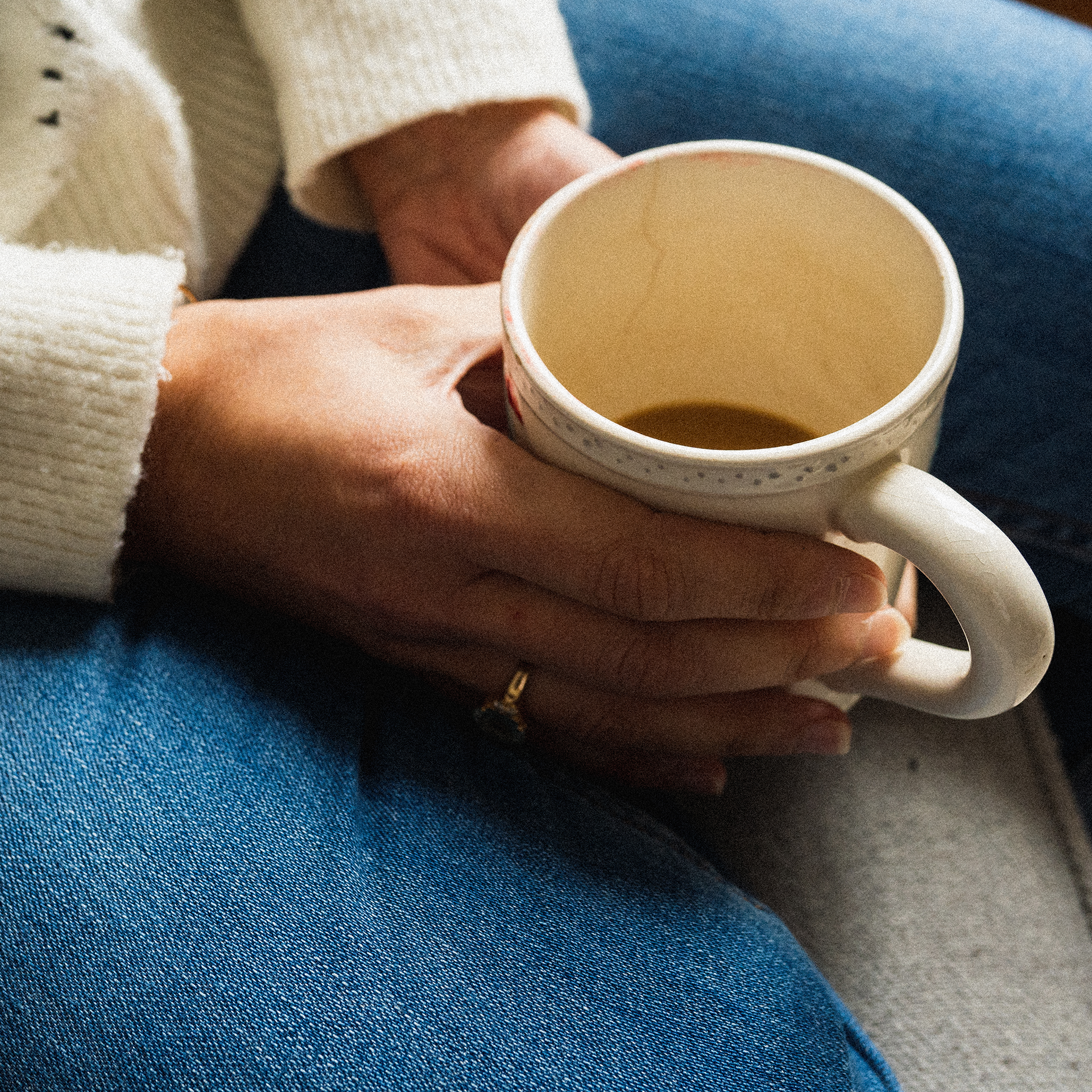 Hands holding tea