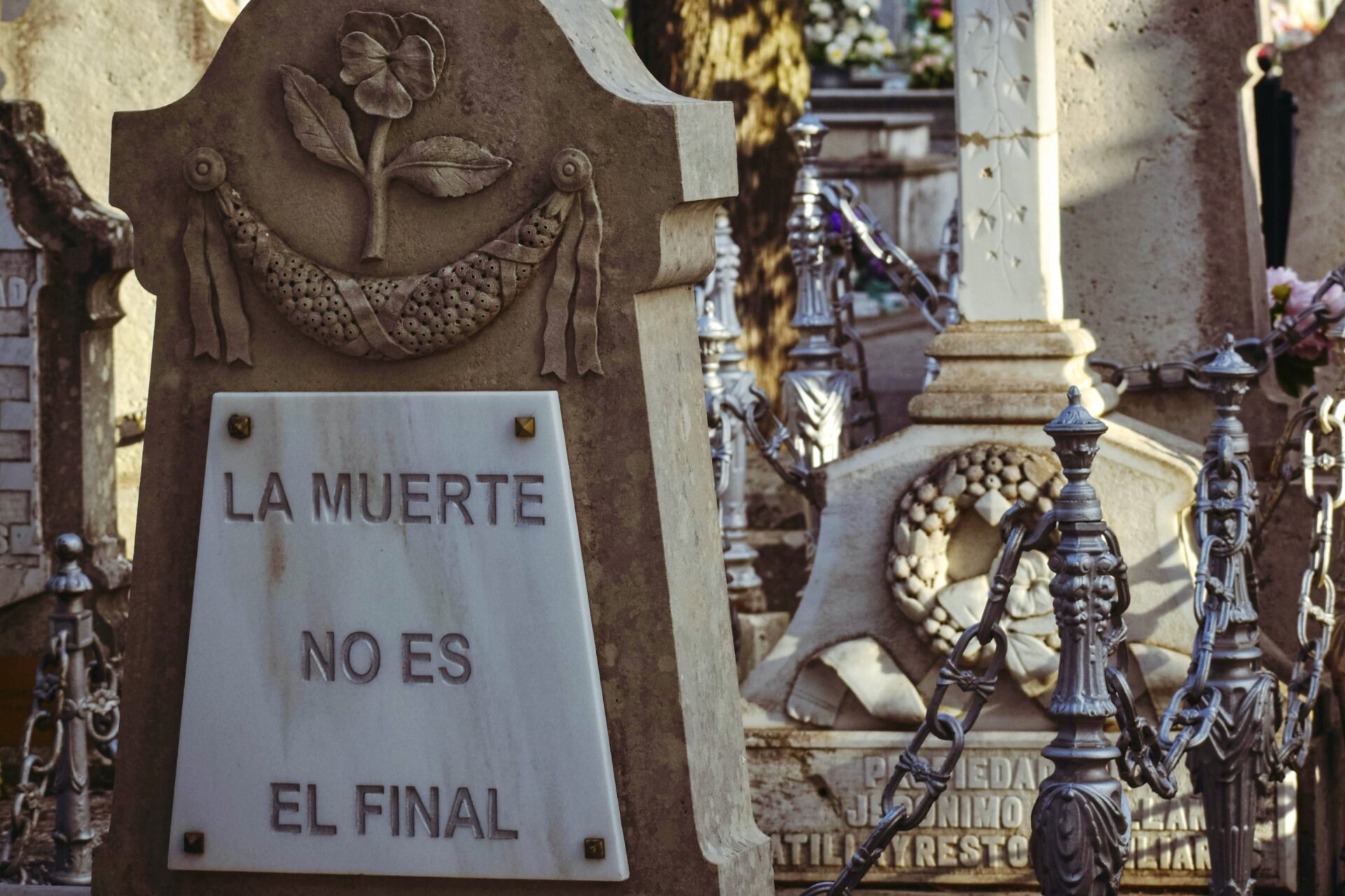 Tombstone in Spanish